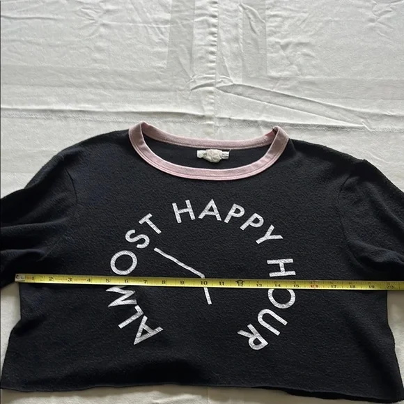 Vintage Black Cropped Sweater with Pink Trim Size Medium - Picture 3 of 5